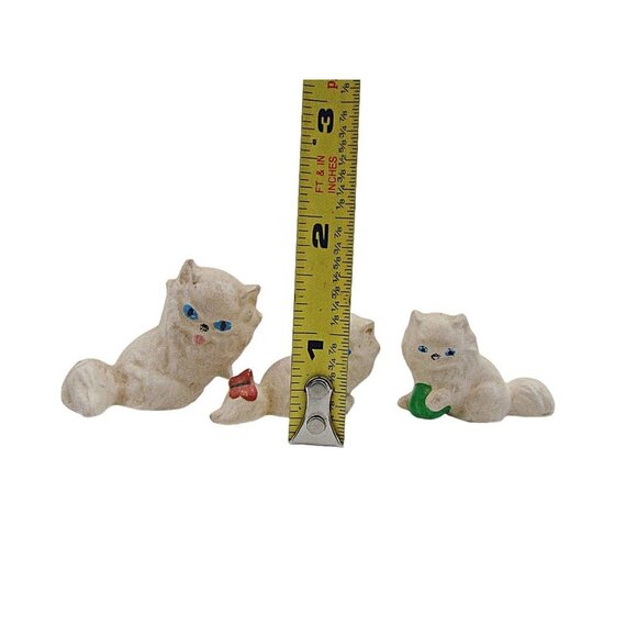 Vintage Pottery Persian White Cats Kittens Blue Eyes Ceramic Figurines Family Sm - Picture 6 of 9